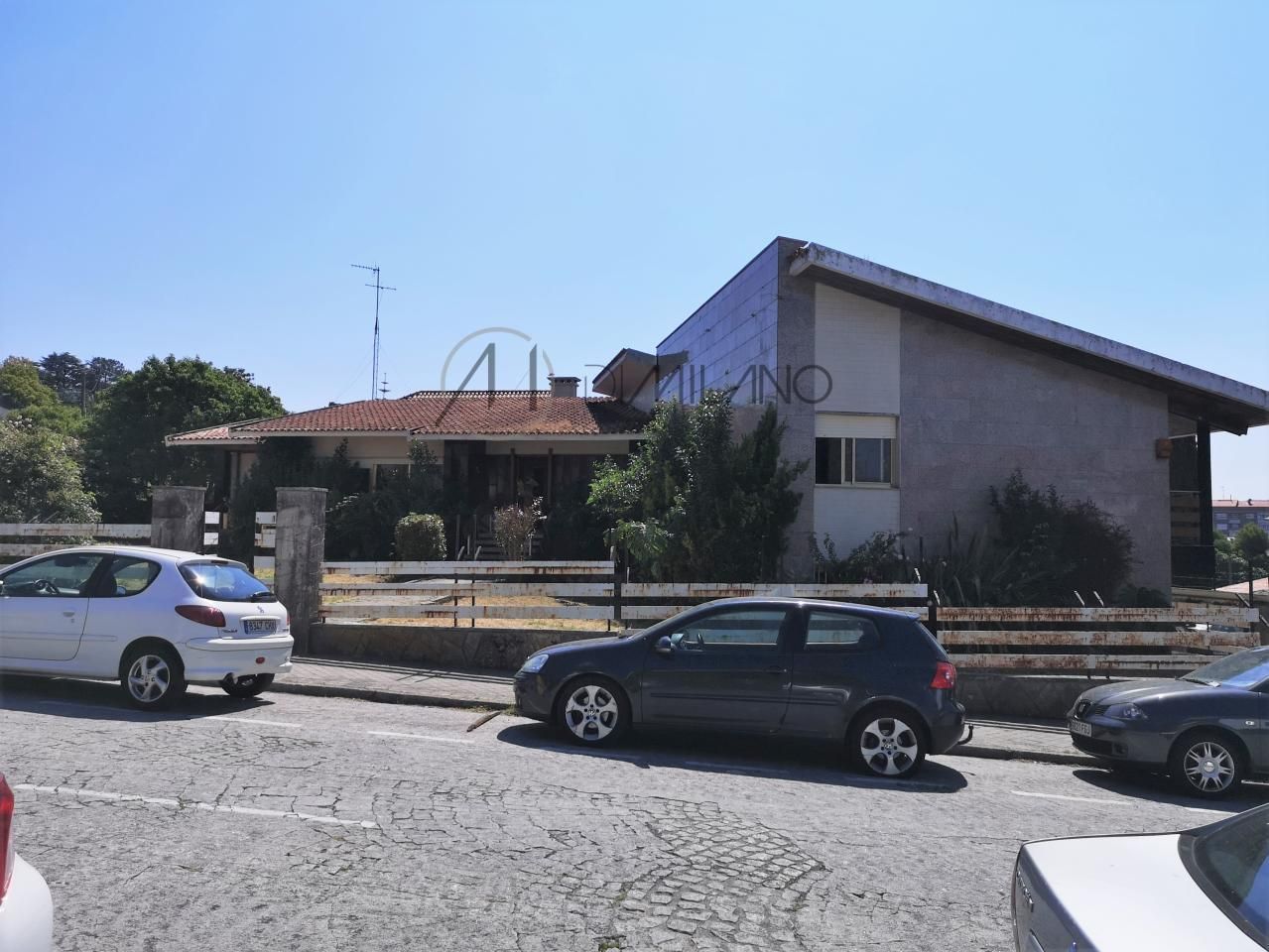 Vista exterior de Casa o xalet en venda en Vigo  amb Calefacció, Jardí privat i Terrassa