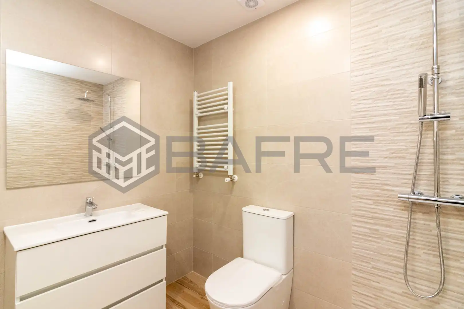 Baño de Piso en venta en Madrid con Calefacción