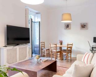 Living room of Apartment to share in  Madrid Capital  with Air Conditioner, Heating and Terrace