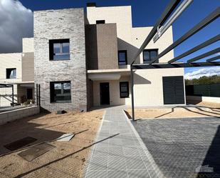 Vista exterior de Casa o xalet de lloguer en Guadarrama amb Aire condicionat, Jardí privat i Parquet