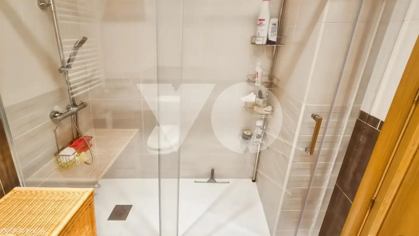 Bathroom of Flat for rent in Madrid  with Air Conditioner and Parquet flooring