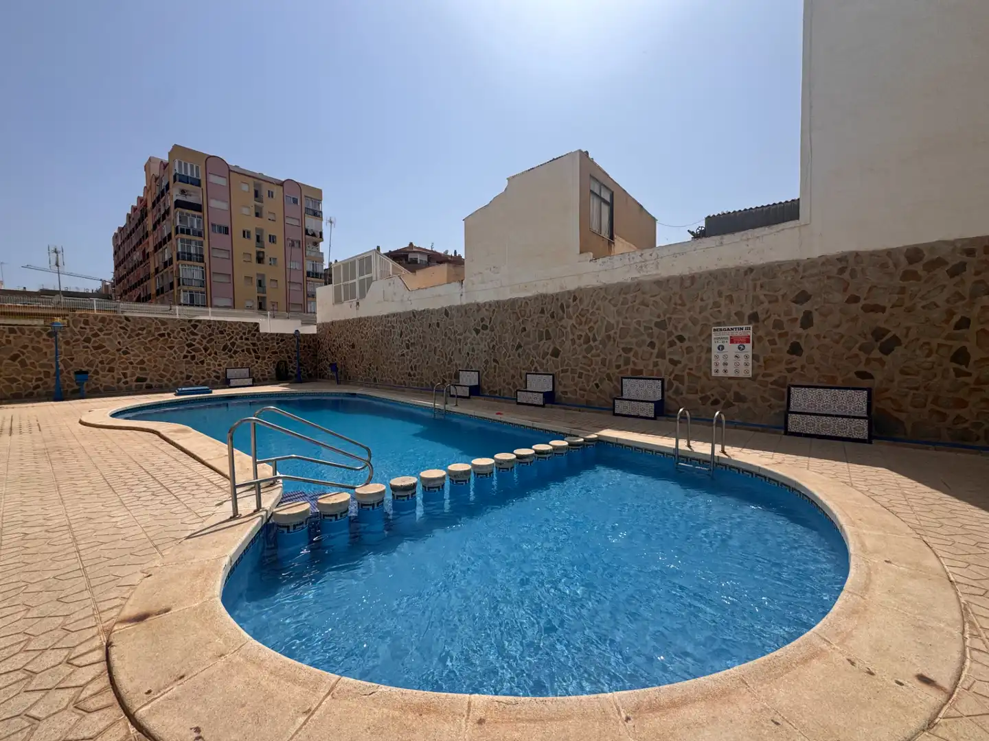 Piscina de Estudi en venda en Torrevieja amb Aire condicionat, Moblat i Rentadora