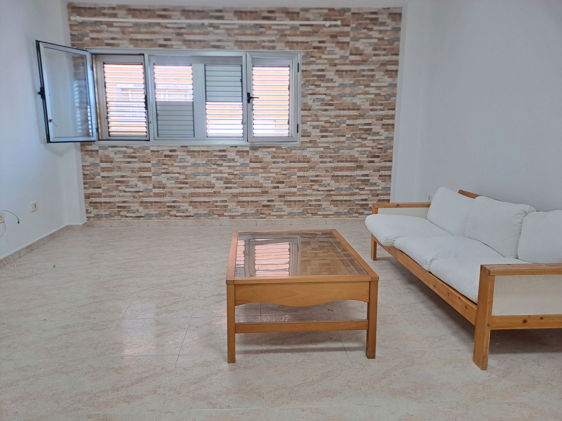 Living room of Flat to rent in Telde  with Oven and Washing machine