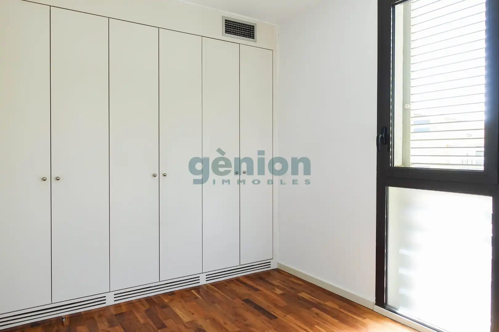 Schlafzimmer von Wohnung zum Verkauf in Bescanó mit Klimaanlage, Heizung und Gemeinschaftspool