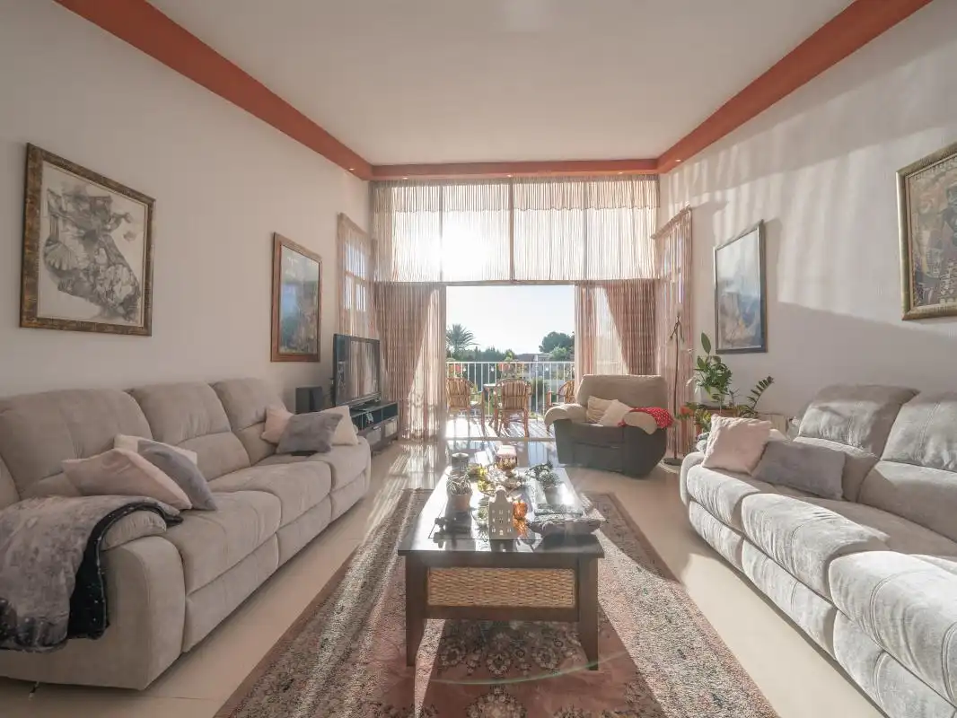 Sala d'estar de Casa o xalet en venda en Mutxamel amb Calefacció, Jardí privat i Terrassa