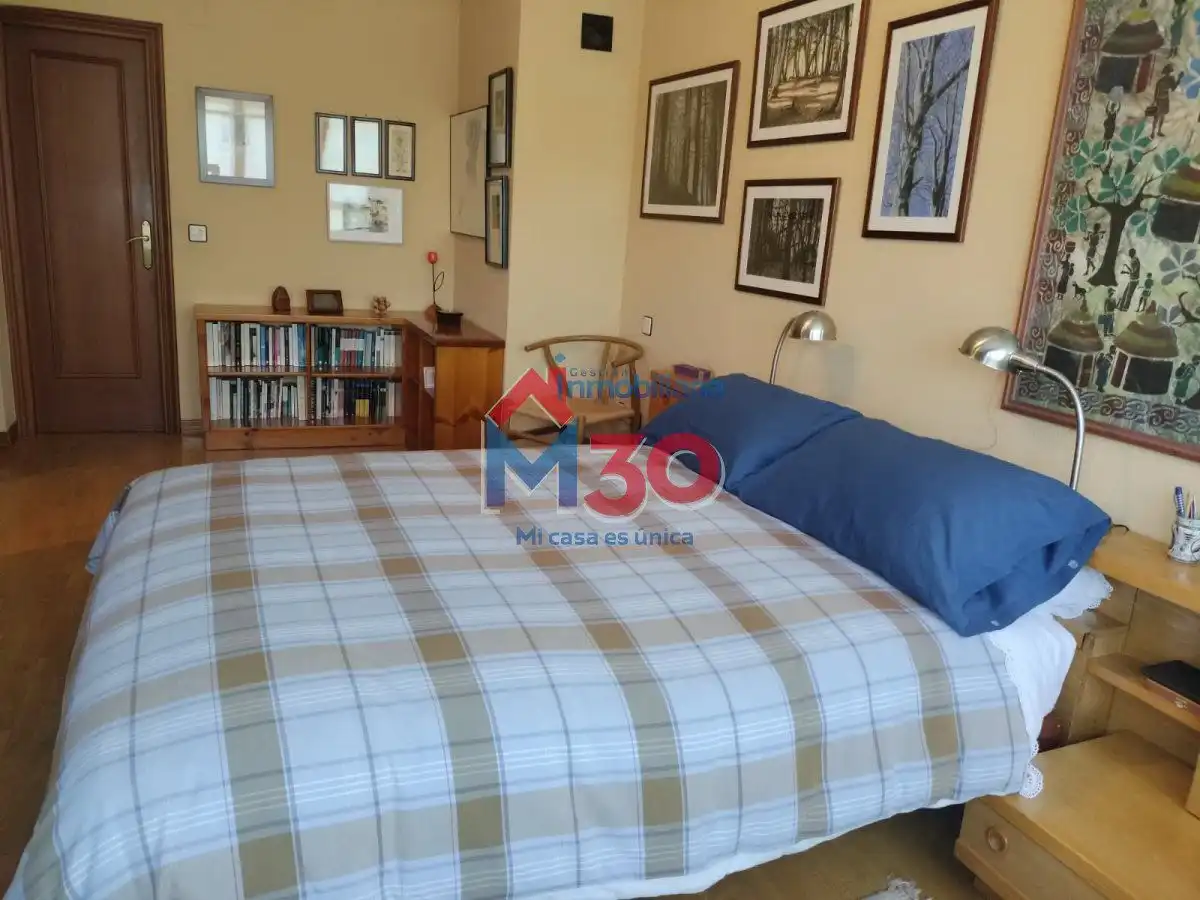Habitación de Casa o chalet en venta en Miranda de Ebro con Calefacción y Terraza