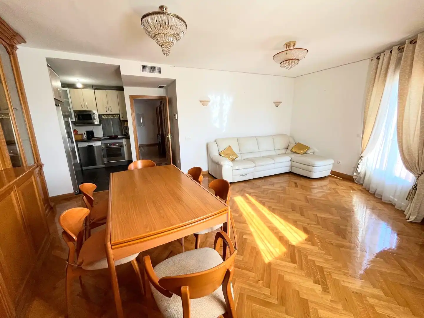 Living room of Flat for sale in Talavera de la Reina  with Air Conditioner, Heating and Parquet flooring