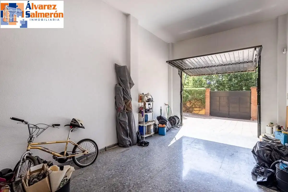 Casa o xalet en venda en Albolote amb Calefacció, Jardí privat i Terrassa