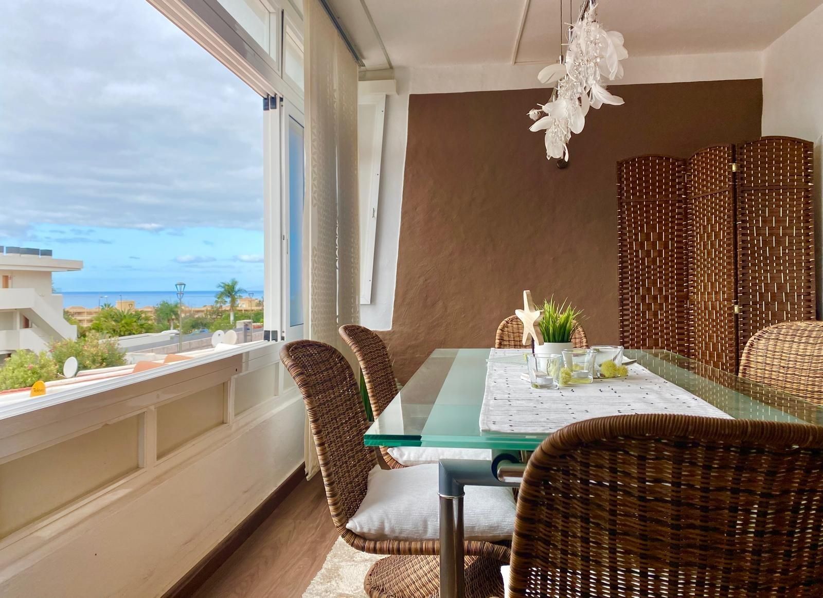 Menjador de Àtic en venda en Adeje amb Aire condicionat, Terrassa i Piscina comunitària