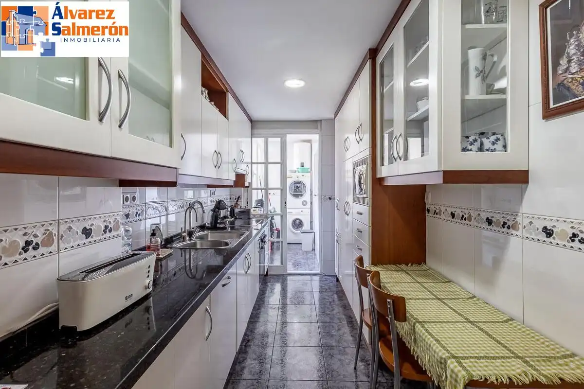 Piso con ascensor en venta en Genil, imagen 10