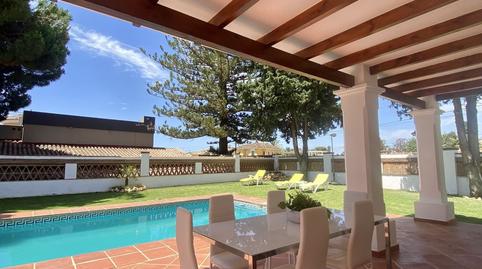 Foto 2 de Casa o xalet de lloguer a Costabella, Marbella
