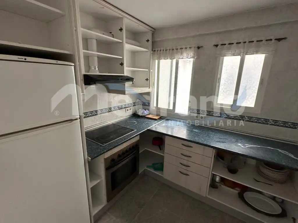 Küche von Wohnung zum Verkauf in Benidorm mit Privatgarten, Schwimmbad und Möbliert