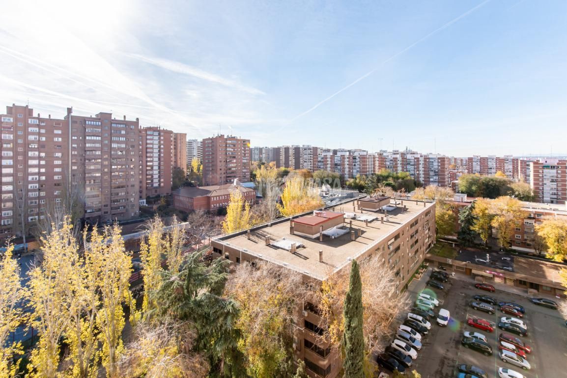 Vista exterior de Pis en venda en  Madrid Capital amb Calefacció