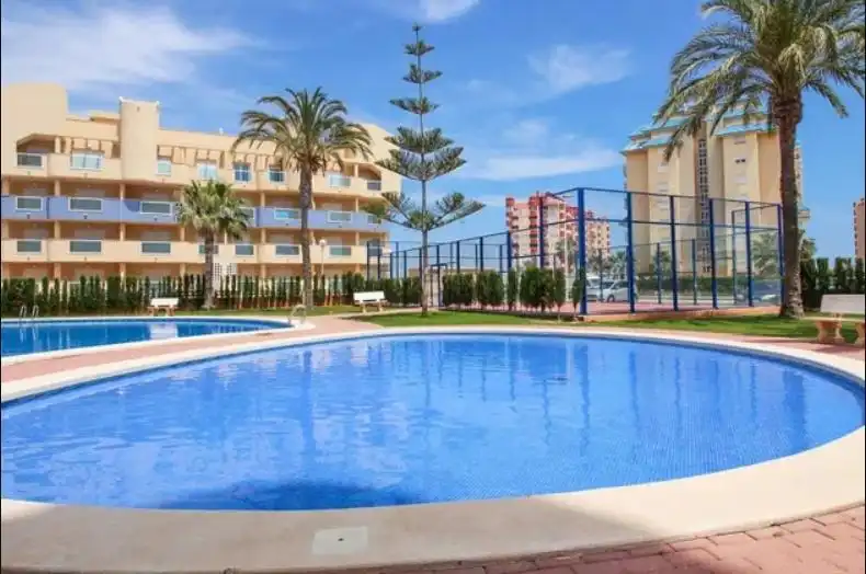 Piscina de Apartamento en venta en La Manga del Mar Menor con Aire acondicionado, Calefacción y Terraza