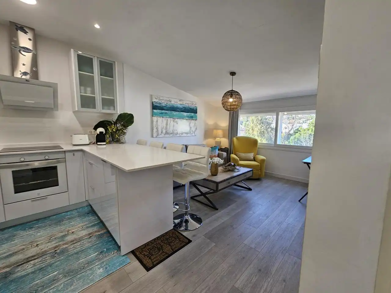 Sala de estar de Piso en venta en Torremolinos con Aire acondicionado y Amueblado