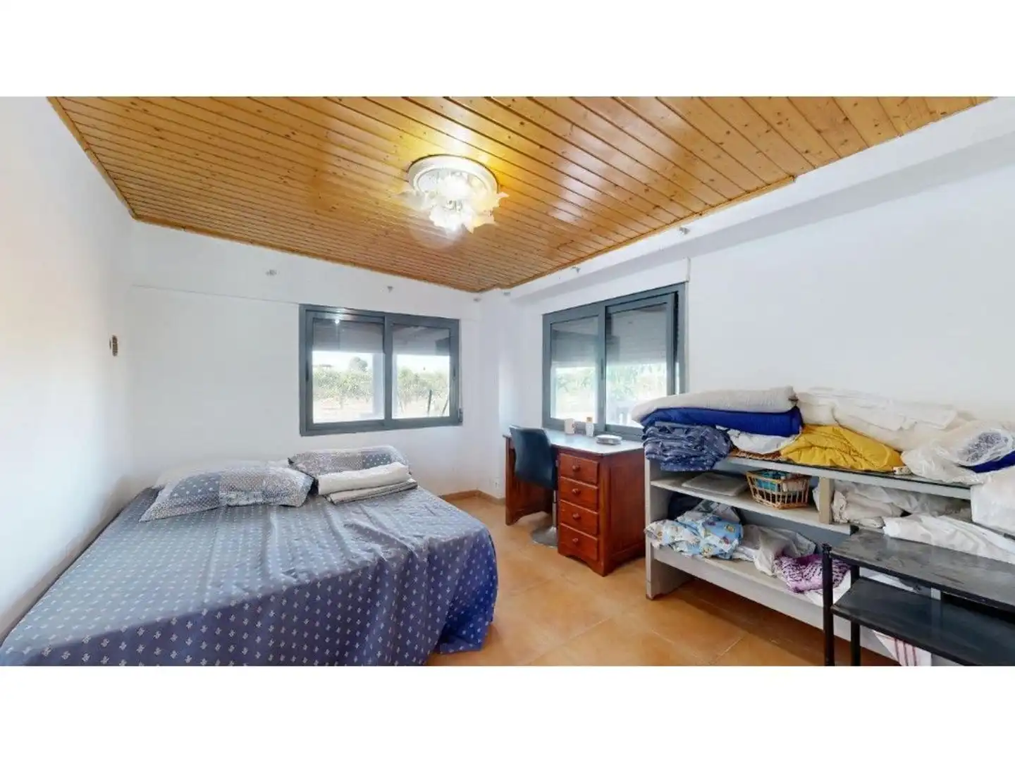 Dormitori de Casa o xalet en venda en Carlet amb Jardí privat, Terrassa i Traster