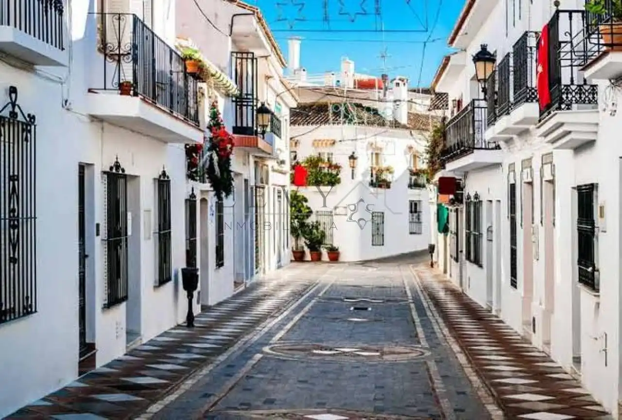 Vista exterior de Planta baixa en venda en Benalmádena amb Aire condicionat, Calefacció i Piscina