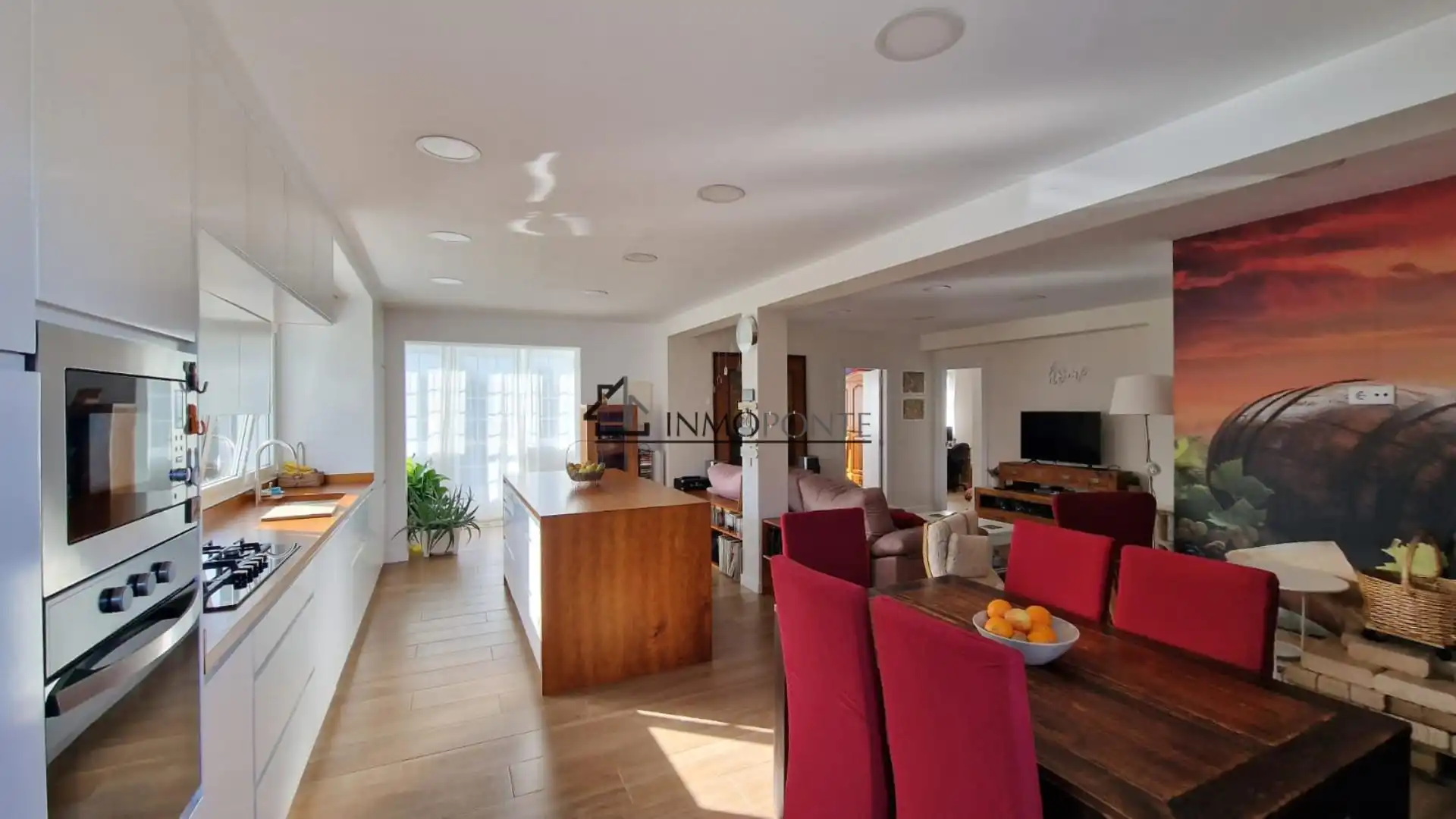 Sala d'estar de Casa o xalet en venda en Pontevedra Capital  amb Jardí privat