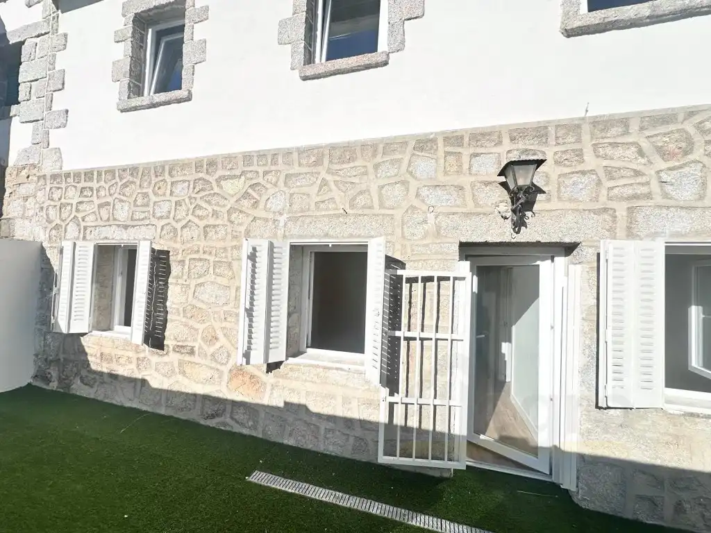 Außenansicht von Erdgeschoss zum Verkauf in Galapagar