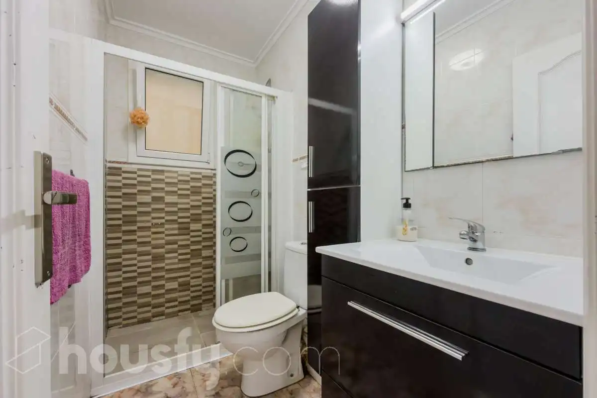 Baño de Piso en venta en Badalona con Aire acondicionado, Calefacción y Amueblado
