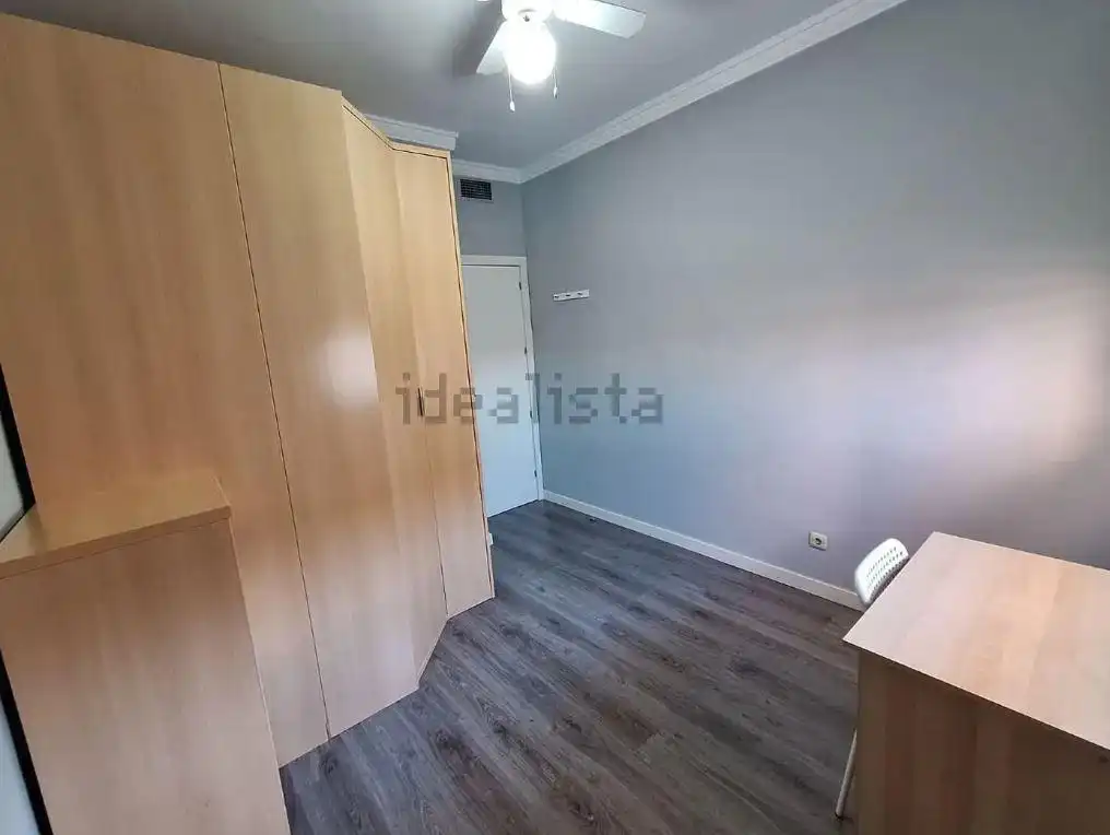 Habitación de Piso de alquiler en Sevilla con Aire acondicionado, Amueblado y Piscina comunitaria