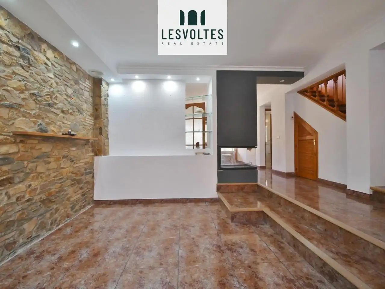 Sala de estar de Casa o chalet en venta en Mont-ras con Calefacción, Jardín privado y Terraza