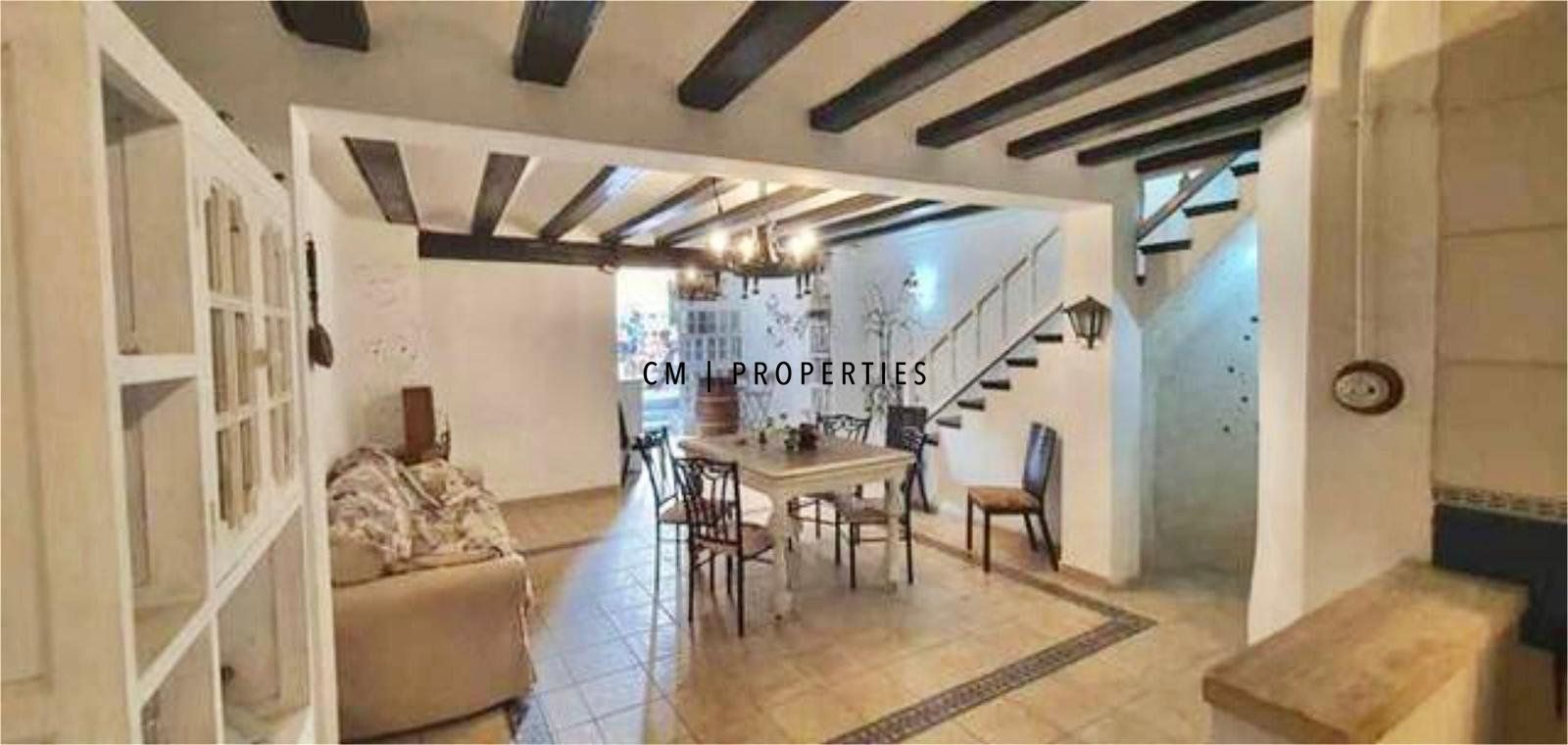 House or chalet for sale in  Valencia Capital  with Furnished