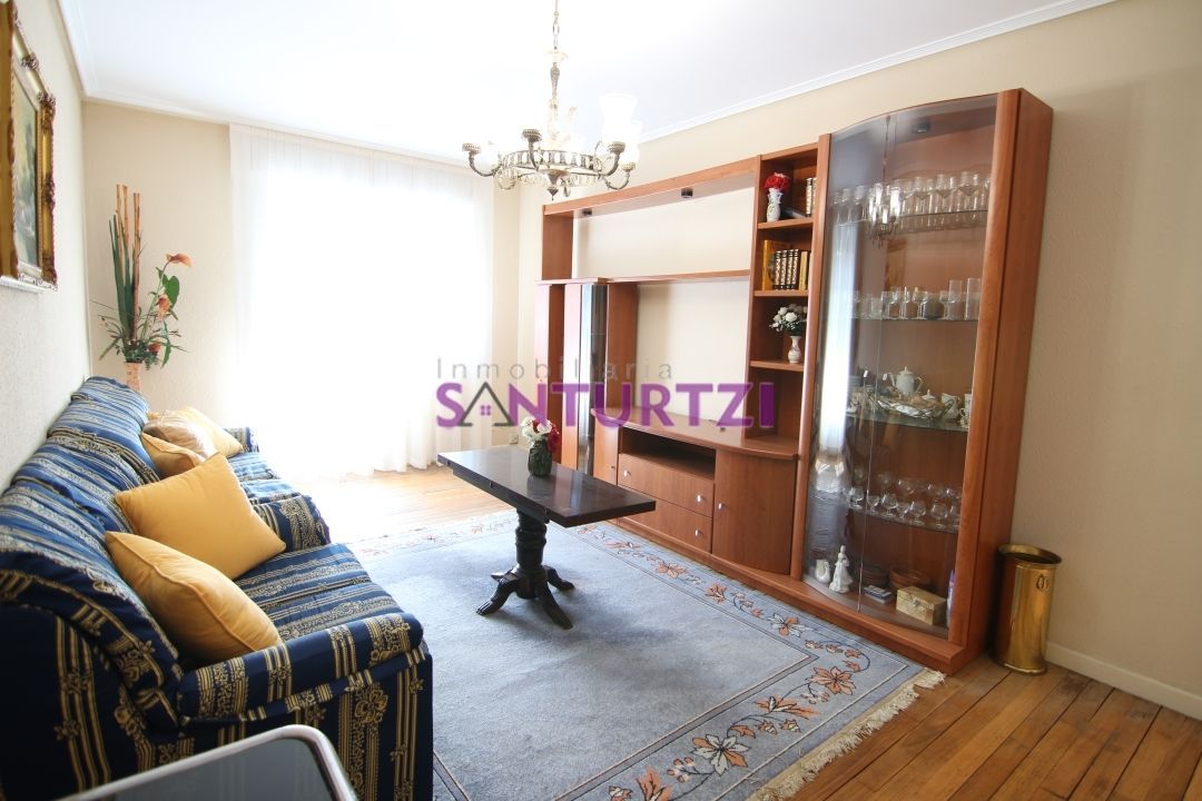 Living room of Flat for sale in Santurtzi   with Heating, Furnished and Balcony