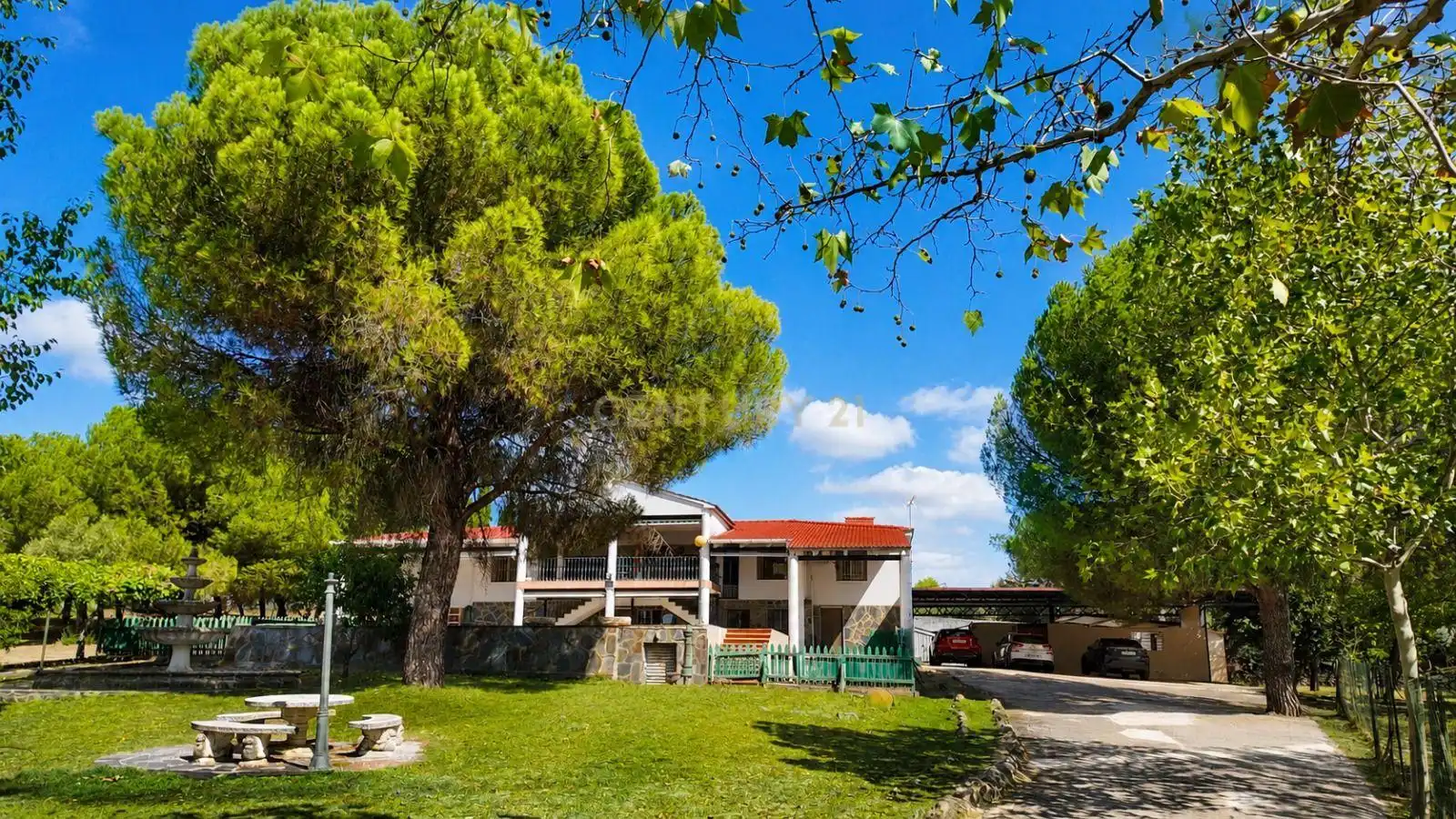 Vista exterior de Casa o xalet en venda en Casar de Cáceres amb Aire condicionat, Jardí privat i Traster