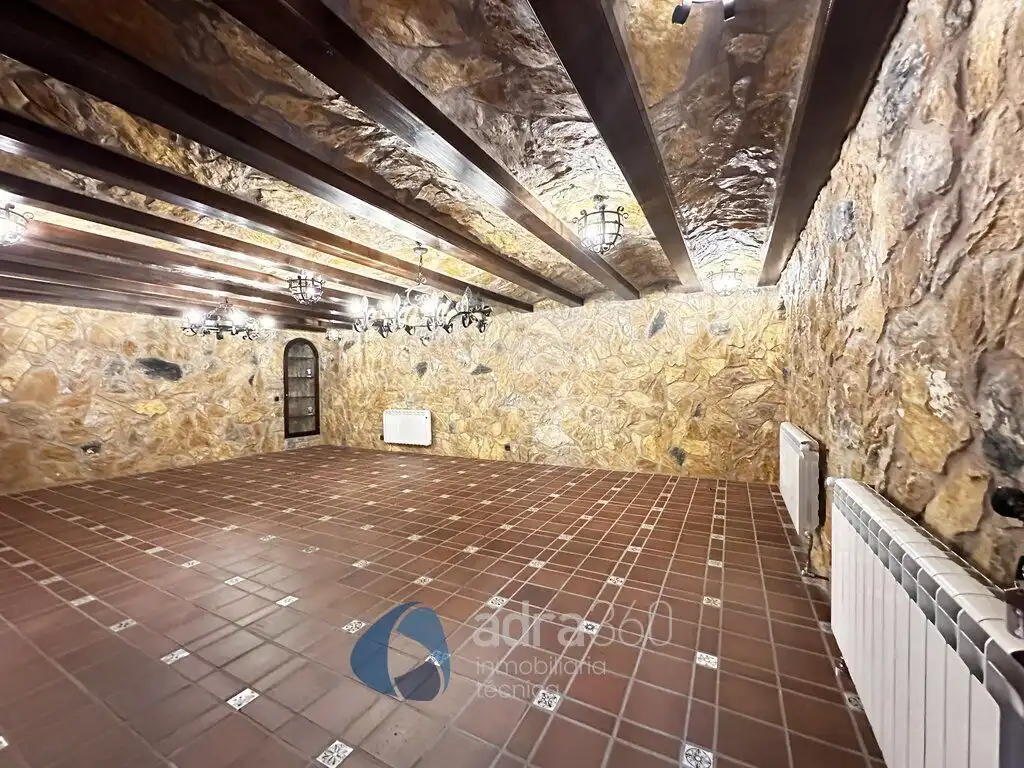 Houses for sale in Lardero  with Air Conditioner, Heating and Private garden