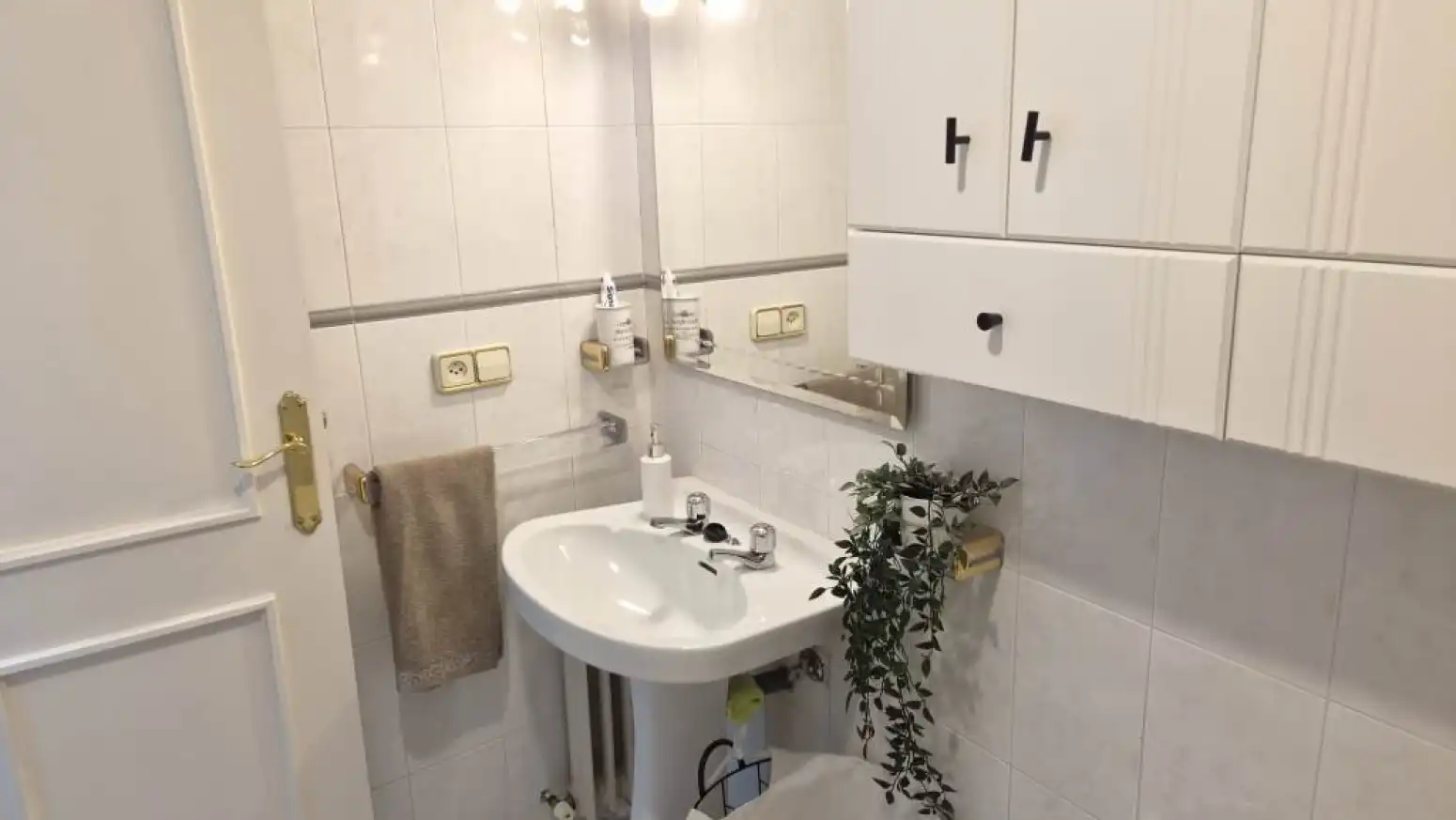 Baño de Piso de alquiler en Salamanca con Calefacción, Parquet y Amueblado