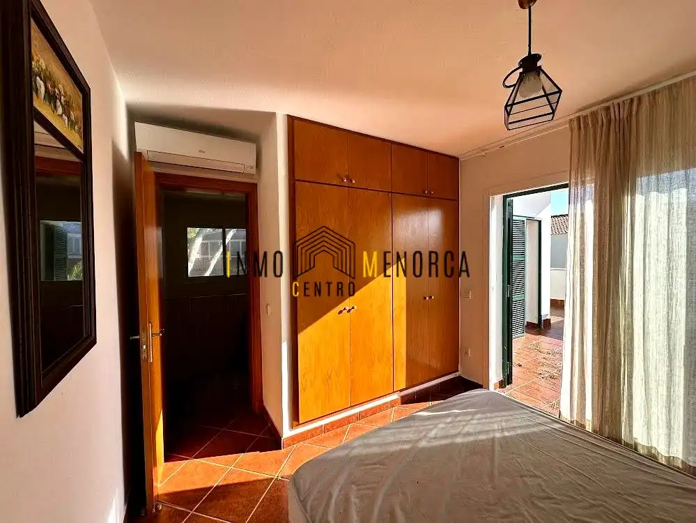 Vista exterior de Casa o xalet en venda en Es Mercadal amb Aire condicionat, Jardí privat i Terrassa