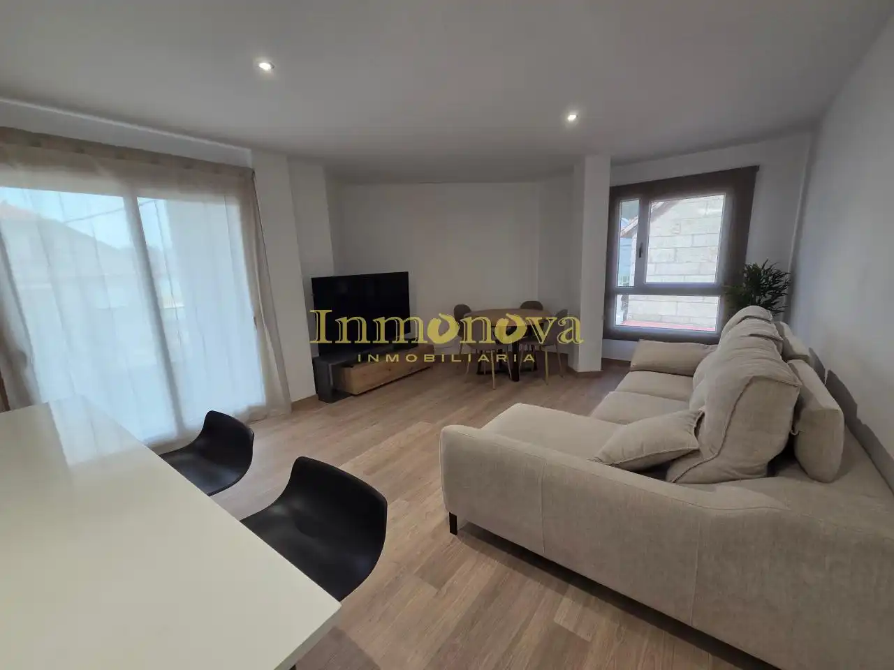 Living room of Flat for sale in Cangas   with Heating, Terrace and Storage room