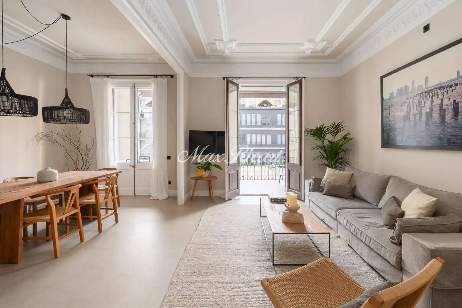 Piso con terraza en alquiler en Eixample