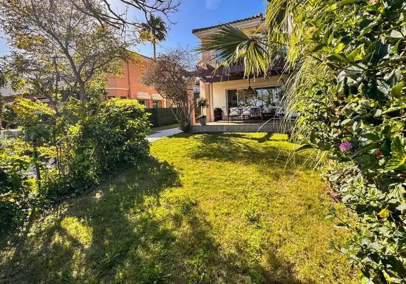 Jardín de Casa o chalet en venta en La Alcaidesa con Aire acondicionado, Calefacción y Jardín privado