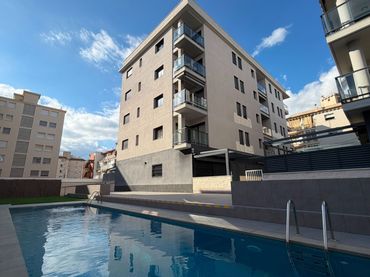 Pis amb piscina en venda a Besos