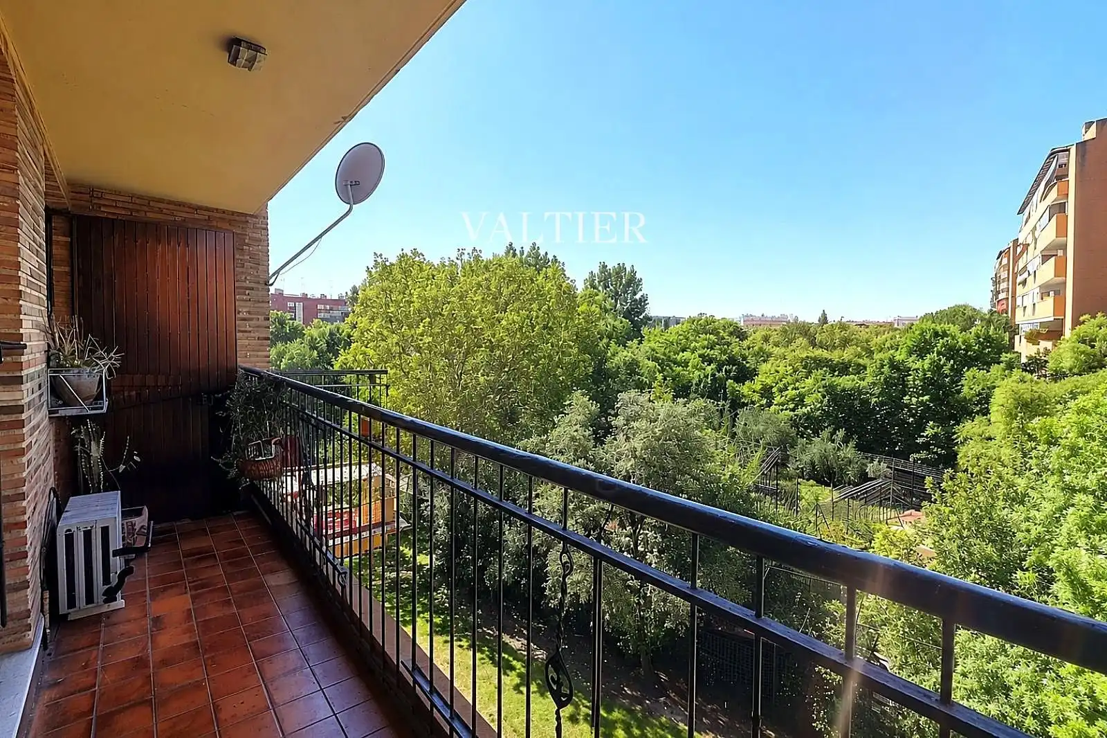 Balcony of Flat for sale in Madrid  with Heating, Terrace and Storage room