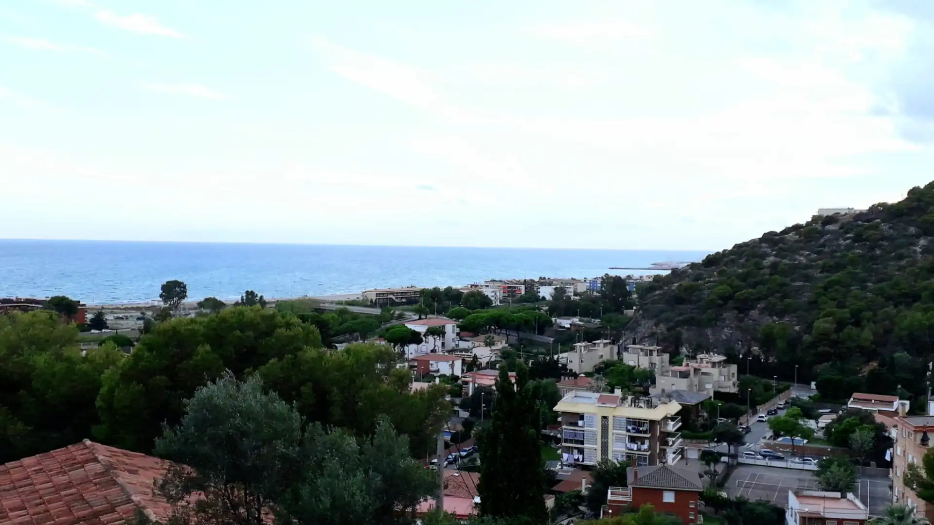 Vista exterior de Casa o xalet en venda en Castelldefels amb Aire condicionat, Calefacció i Jardí privat