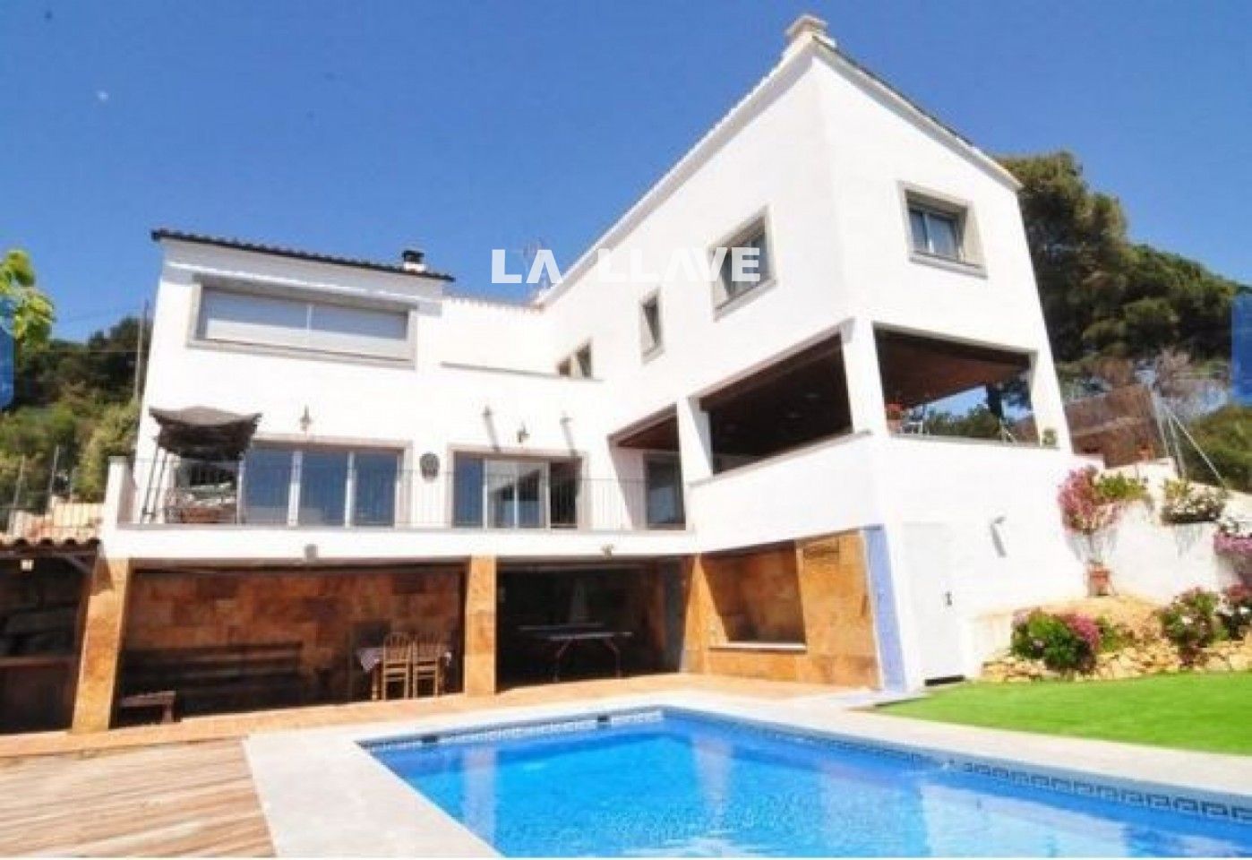 Exterior view of House or chalet for sale in Palafolls  with Terrace, Storage room and Swimming Pool