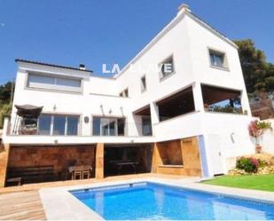 Vista exterior de Casa o xalet en venda en Palafolls amb Terrassa, Traster i Piscina