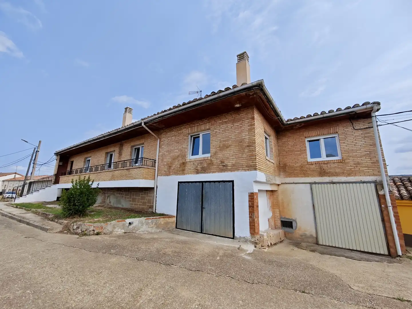 Exterior view of Houses for sale in Alar del Rey  with Heating, Terrace and Storage room