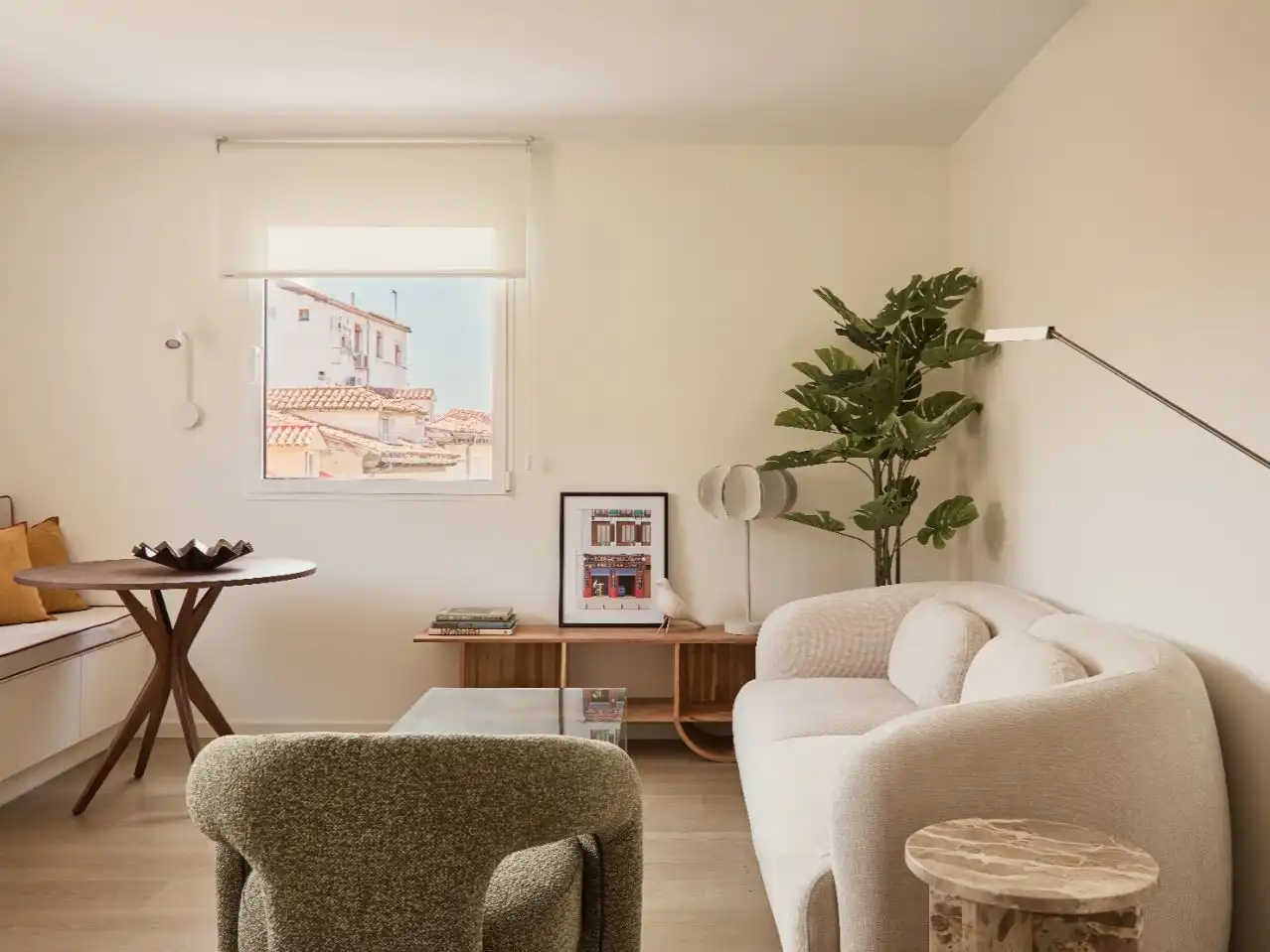 Sala d'estar de Pis en venda en  Madrid Capital amb Aire condicionat i Balcó