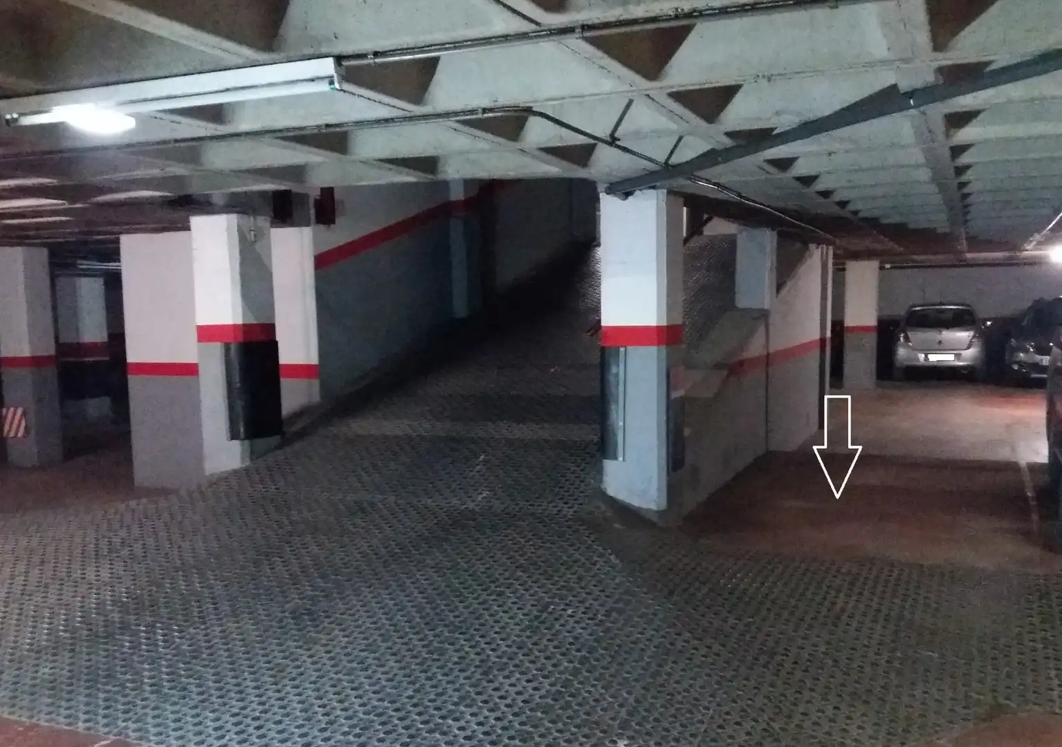 Parkplatz von Garage zur Miete in Vic