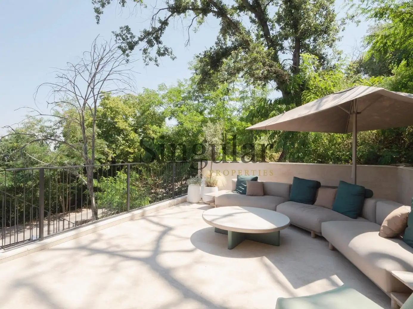 Terrassa de Casa o xalet en venda en Sant Cugat del Vallès amb Aire condicionat, Calefacció i Jardí privat