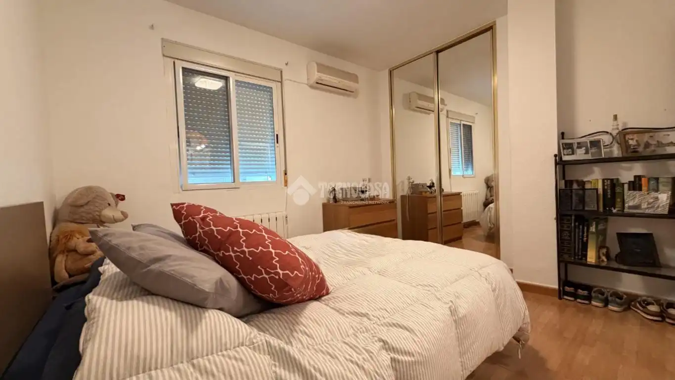 Habitación de Piso en venta en Velilla de San Antonio con Aire acondicionado, Calefacción y Trastero