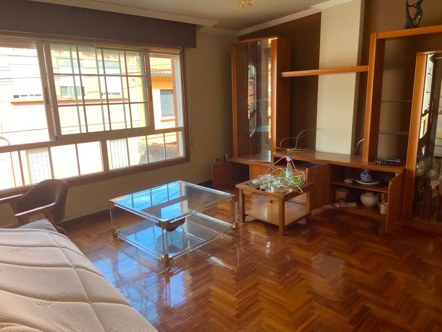 Sala d'estar de Casa adosada en venda en Vigo  amb Calefacció i Parquet