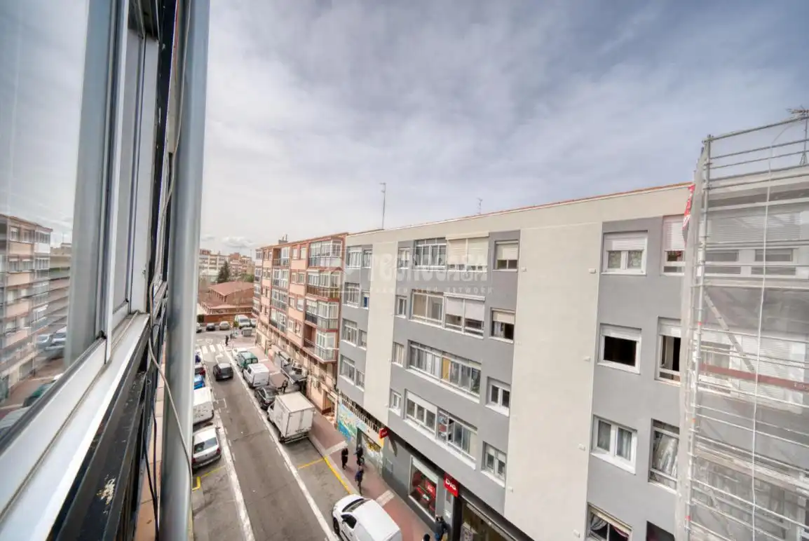 Vista exterior de Pis en venda en Valladolid amb Calefacció
