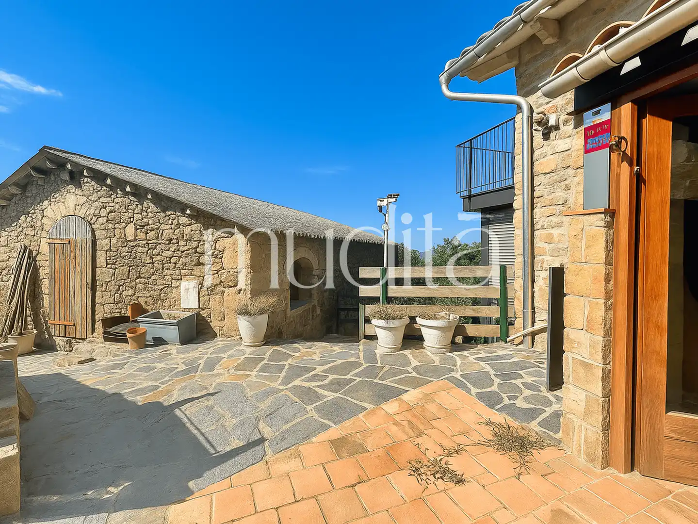 Vista exterior de Casa o xalet en venda en Les Llosses amb Calefacció, Terrassa i Traster