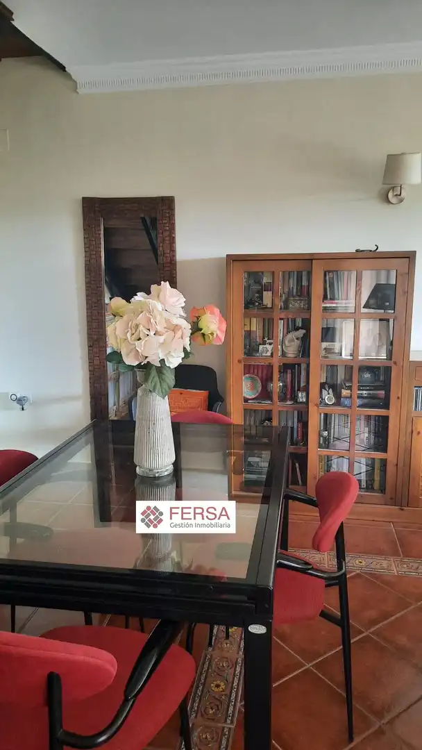 Menjador de Casa adosada en venda en El Puerto de Santa María amb Aire condicionat, Calefacció i Jardí privat