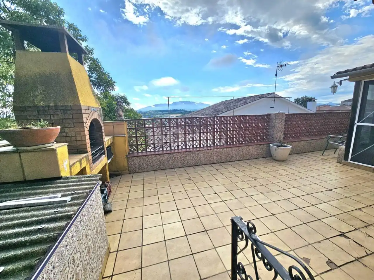 Terrasse von Wohnung zum Verkauf in Tona mit Heizung, Parkett und Terrasse